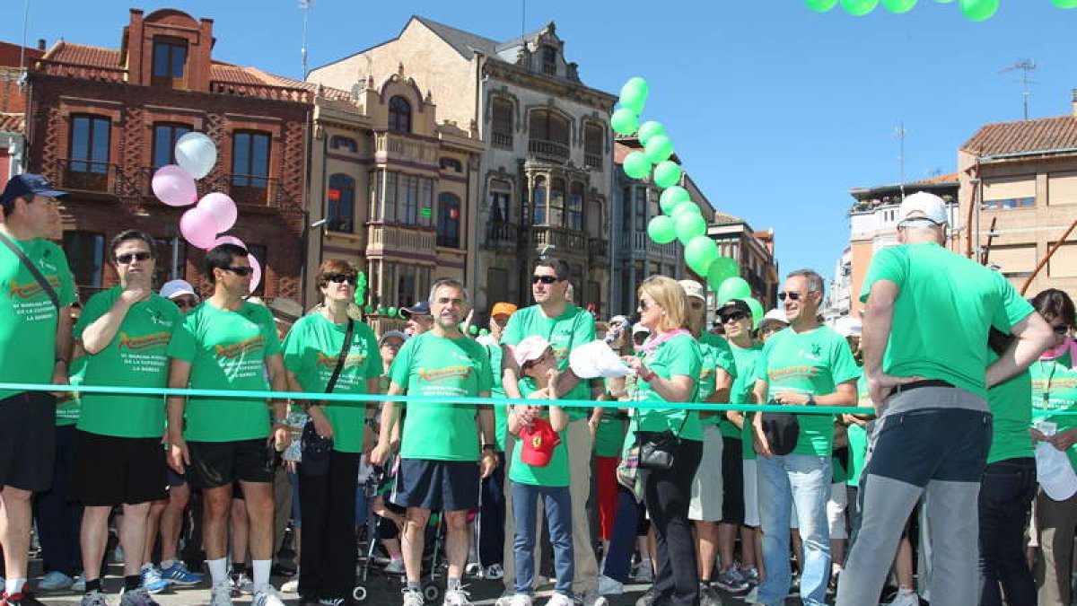 Palazuelo espera en la línea de salida junto a Pablo R. Lago y el resto de participantes.