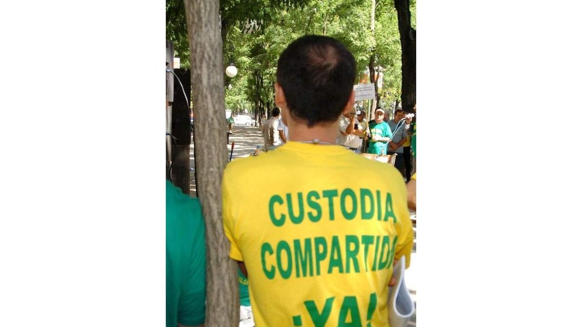 Una protesta a favor de la custodia compartida. BALLESTEROS