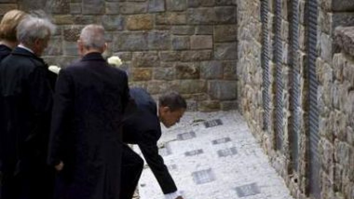 Obama, en el antiguo campo de concentración.