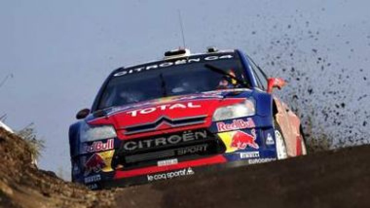 Con su victoria de ayer en Irlanda, Sebastien Loeb comanda ya el Mundial