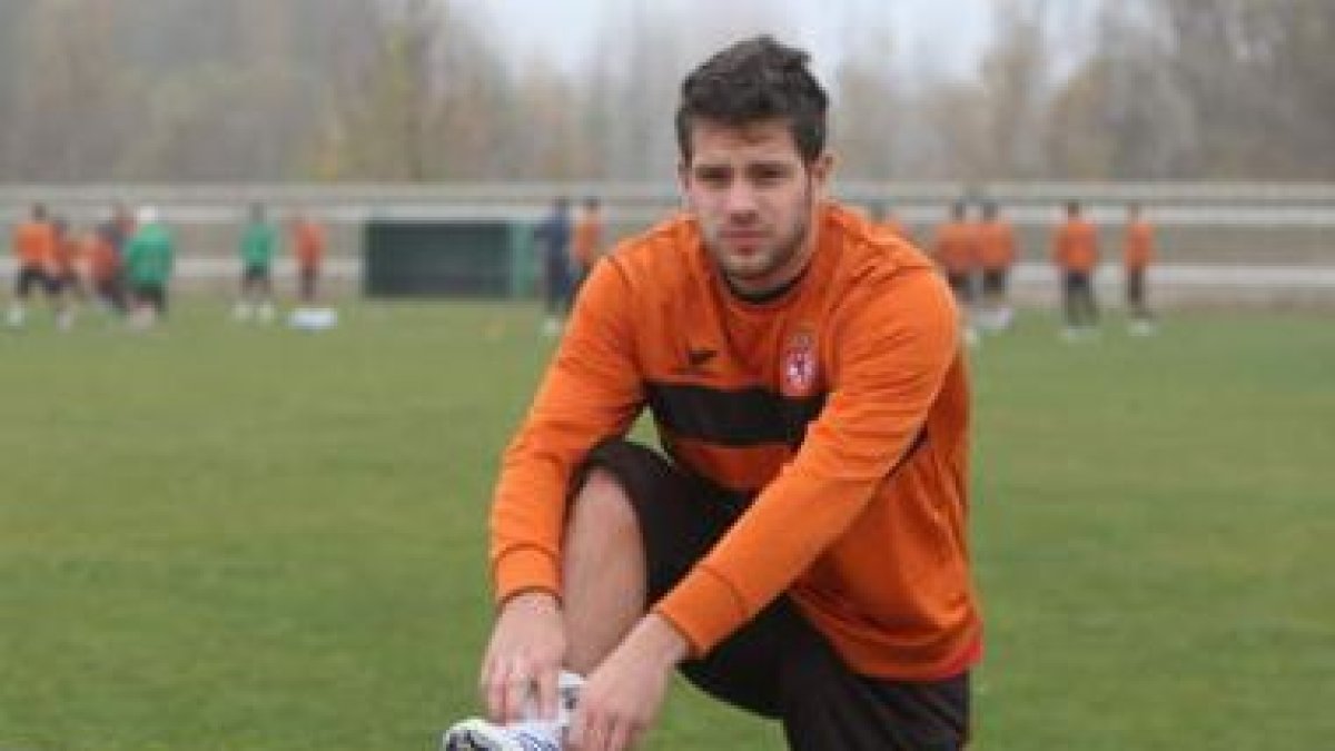 Stefan se ejercitaba en el Área Deportiva de Puente Castro para recuperar su rodilla.
