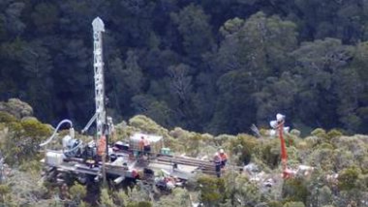 Vista aérea de la mina donde están atrapados 29 mineros.