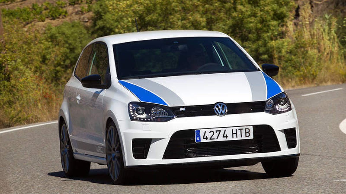 Motor 2.0 TSI (220 CV) y estética específica para la versión «de calle» del Polo WRC.
