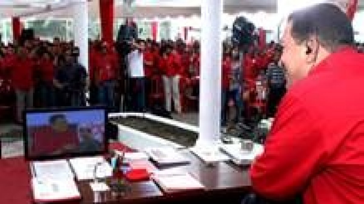 El presidente venezolano Hugo Chávez, minutos antes de su programa dominical «Aló Presidente»