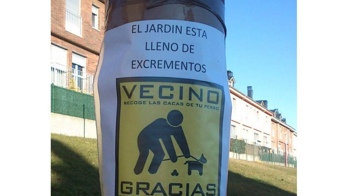 Una octavilla a modo de protesta que apareció en un parque.