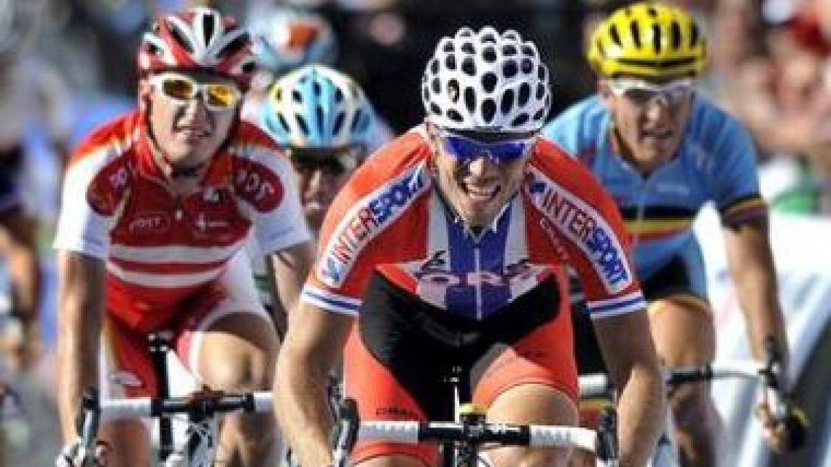 Hushovd impuso su punta de velocidad en el esprint.