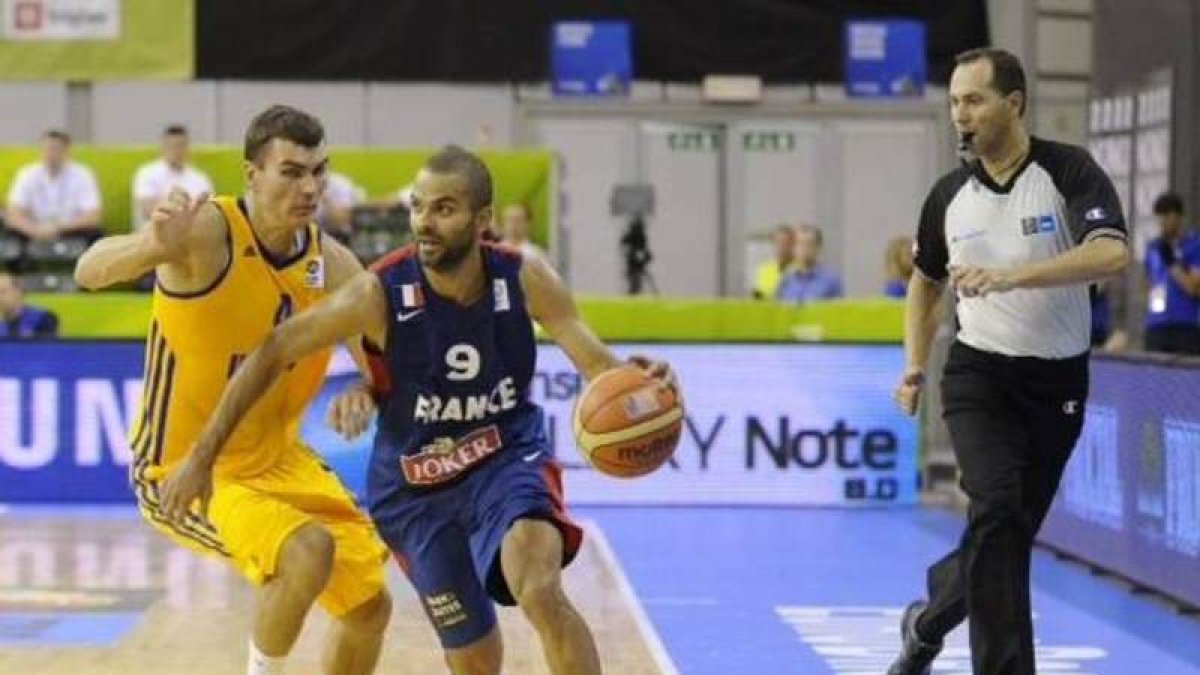 Bultó, en un partido de Francia con Parker de protagonista.