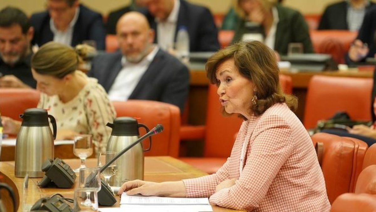 La Vicepresidenta, Carmen Calvo, en la Diputación Permanente del Congreso.
