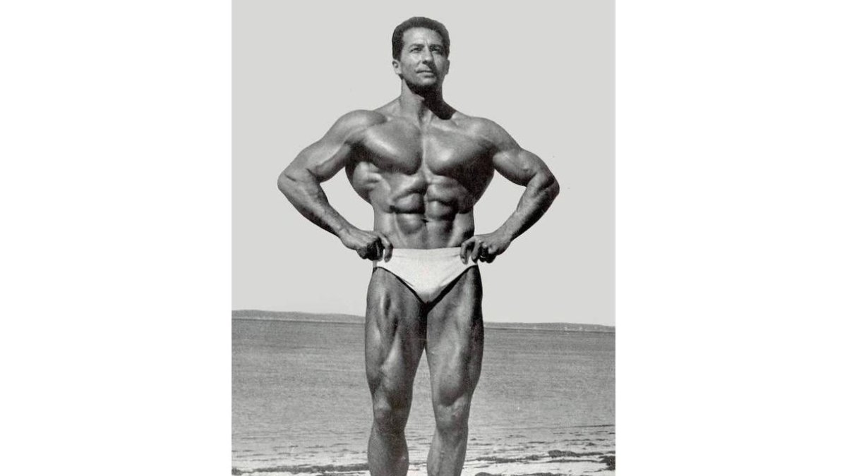 El leonés Juan Ferrero se proclamó Míster Universo Profesional Nabba en 1952, el primero de la historia.