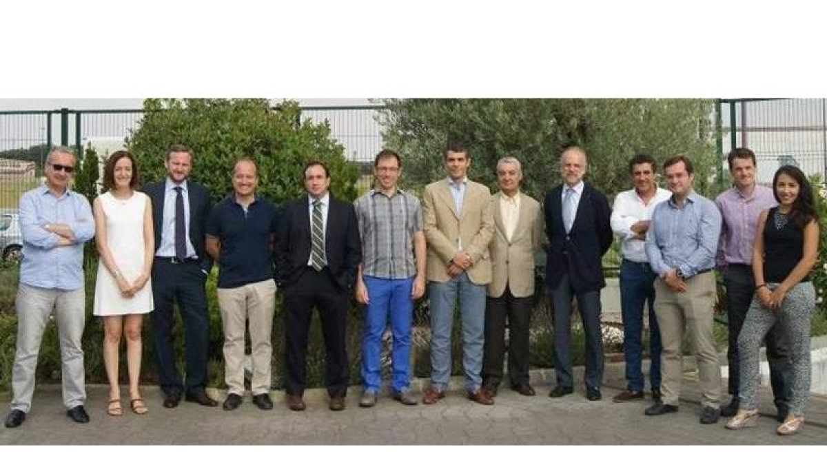 Los participantes en el encuentro que se celebró en La Bañeza.