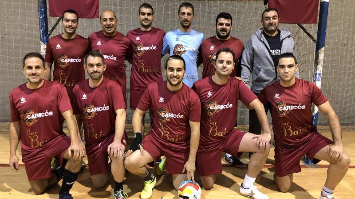 Formación del equipo Cafe Bar Caricos/Cervecería La Era que disputa la Liga Veteranos Asisa.