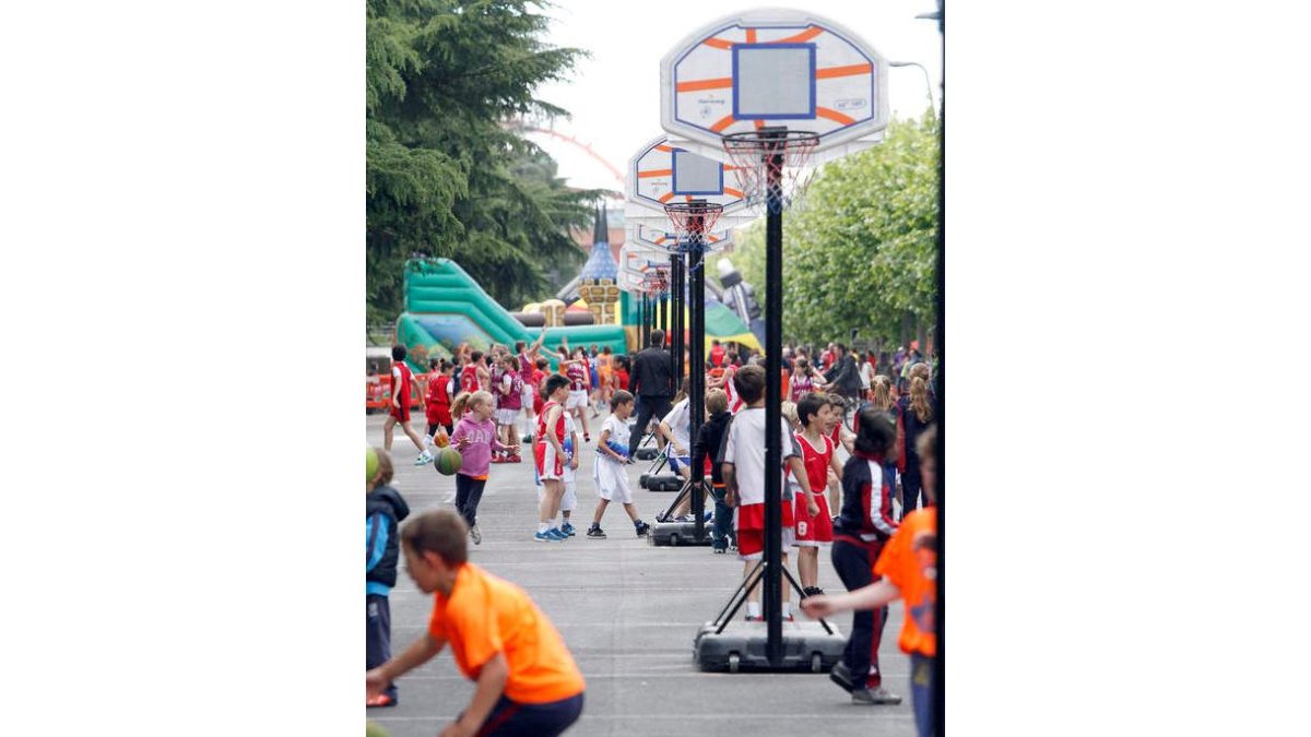 El deporte base de León vive hoy una jornada de fiesta
