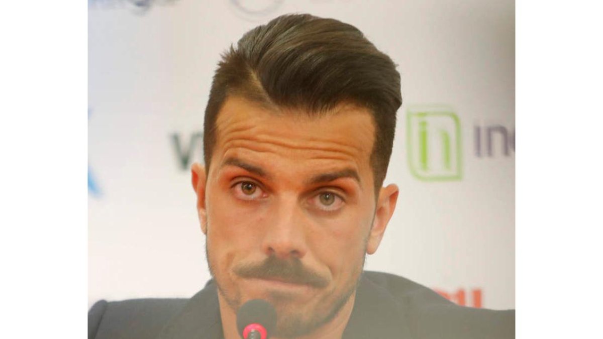 Rubén de la Barrera se despidió de la Cultural después de ascender y descender al equipo. RAMIRO