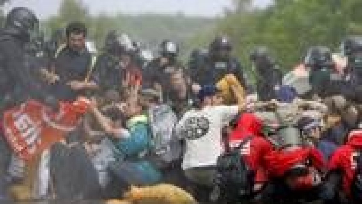 La batalla campal en las carreteras fue la tónica durante horas