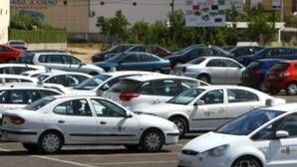 Los taxistas se concentraron ayer por la mañana en la zona del Carmen
