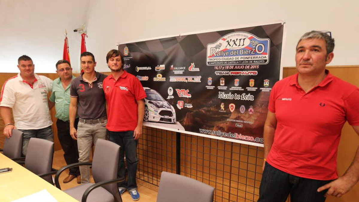 Severino Rodríguez, a la derecha, en la presentación.