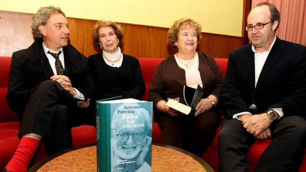 Juan Carlos Mestre, Úrsula Rodríguez, Yolanda Ordás y César Gavela, ayer en La Obrera.