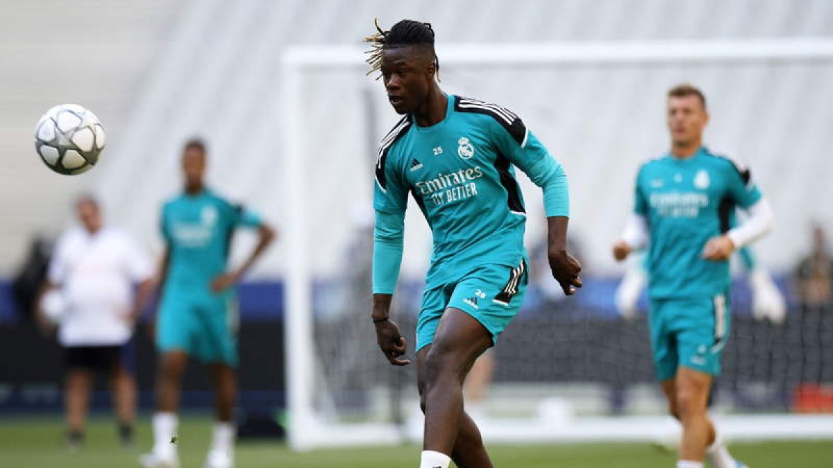 Eduardo Camavinga se incorporó a las sesiones de entrenamiento del Real Madrid. VALAT