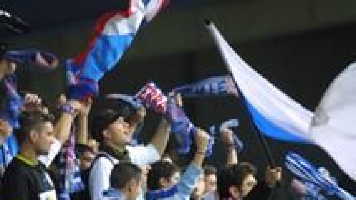 Los incondicionales de la Deportiva se lo están pensando antes de decidirse por viajar a León