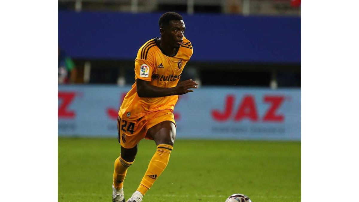Sabit sólo ha sido titular hasta el momento en el partido de Ipurua ante el Eibar. L. DE LA MATA