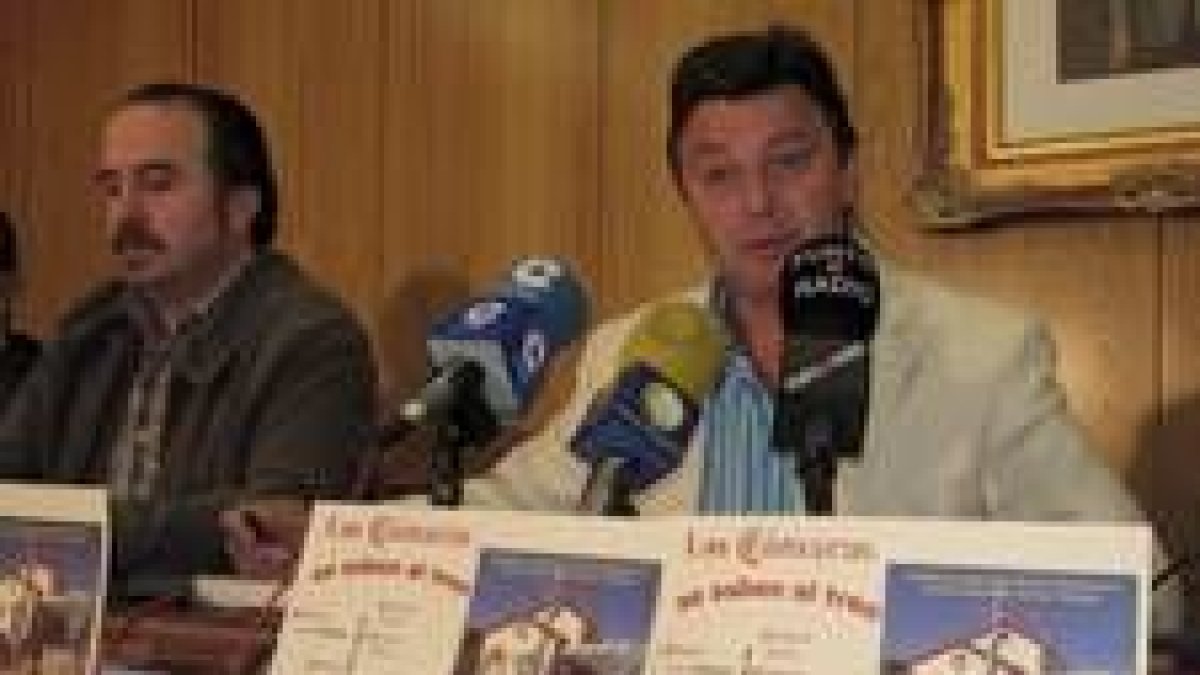 Jesús Prieto y Leandro Simón, durante la presentación de la asamblea reivindicativa del ferrocarril