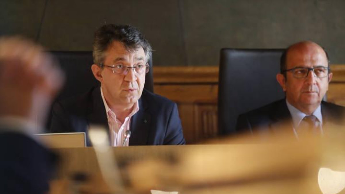 El presidente de la Diputación, Martínez Majo.