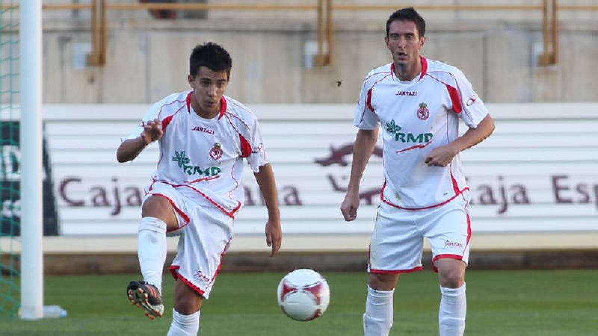 David Álvarez, a la izquierda, se recupera de su lesión.