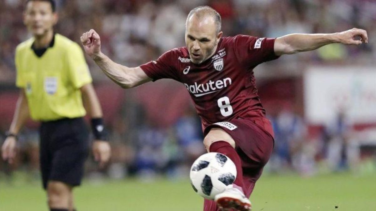 Andrés Iniesta, durante el partido entre el Vissel Kobe y el Shonan Bellmare.