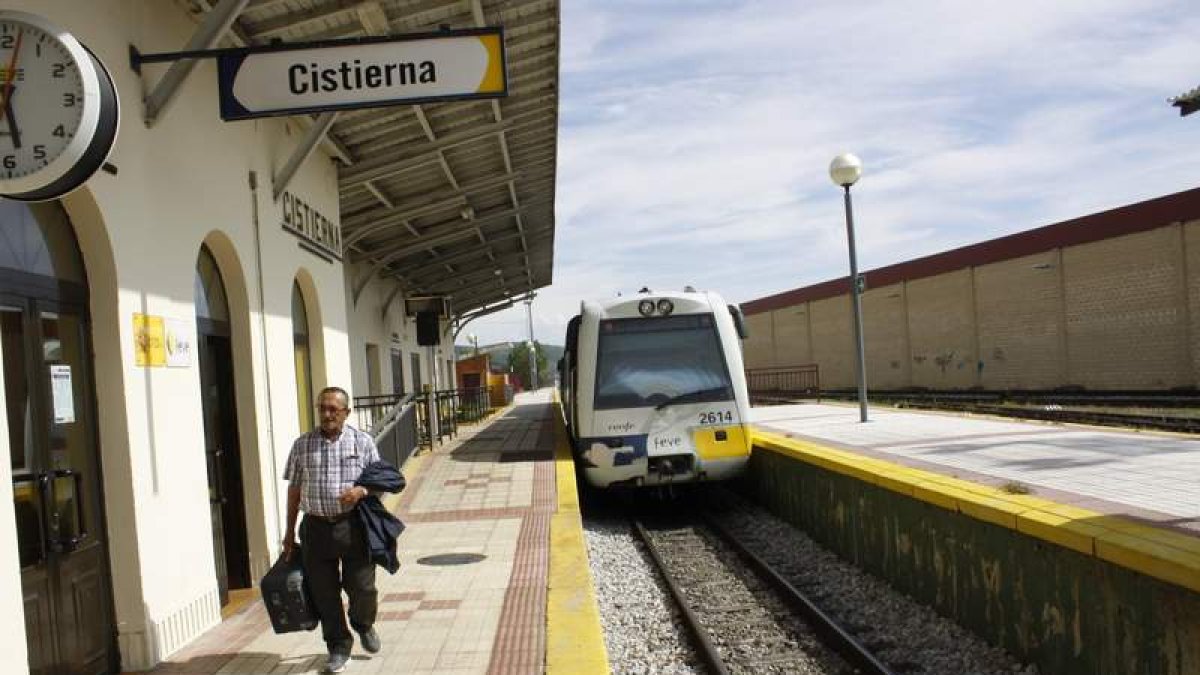 La estación de Cistierna contó con servicios mínimos. CAMPOS