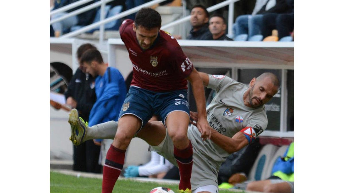 El choque ante el Pontevedra abre la fase central de la segunda vuelta para la Deportiva. SUSO CARLEOS