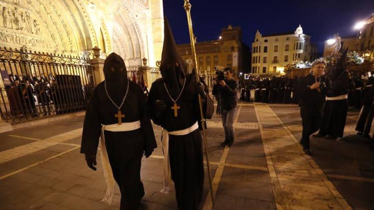Imagen de la procesión del Perdón de Martes Santos. RAMIRO