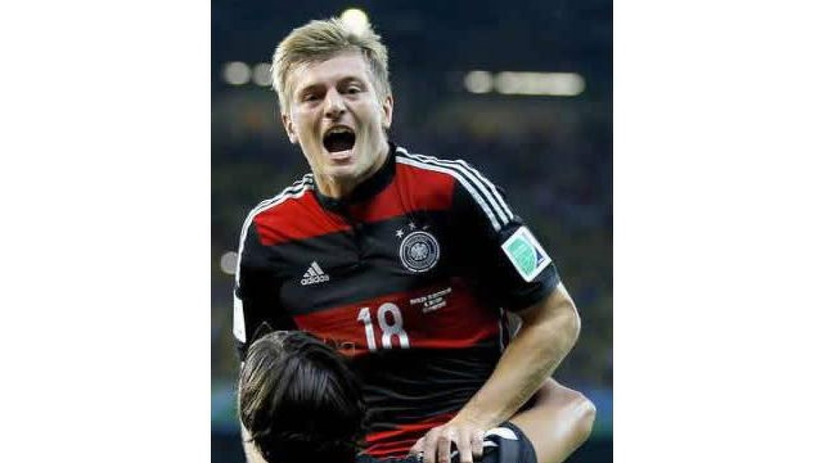 Tony Kroos y Khedira, en el histórico duelo ante Brasil.