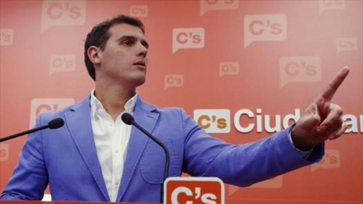 El líder de Ciudadanos, Albert Rivera, ayer, en rueda de prensa, tras la reunión de su ejecutiva nacional.