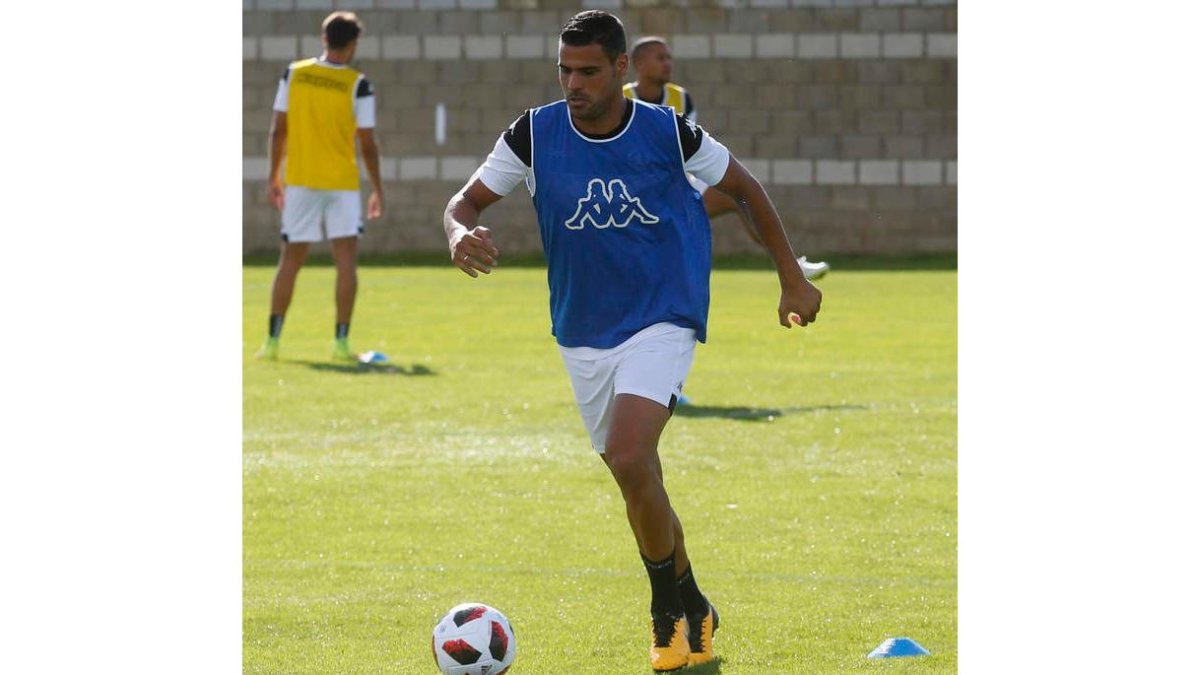Aridane regresa a la punta de ataque de la Cultural tras cumplir su partido de sanción. FERNANDO OTERO