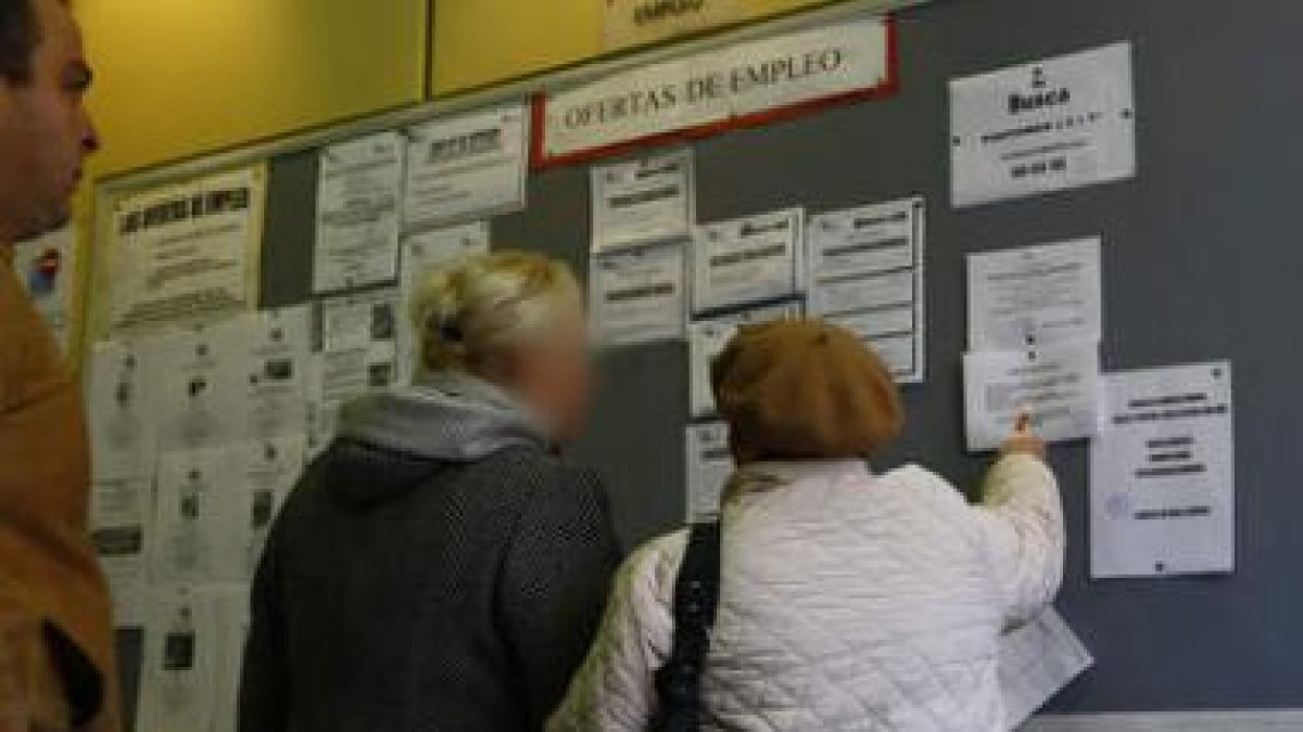 Las oficinas del Servicio Público de Empleo de León vuelven a ser punto de referencia para muchos pa