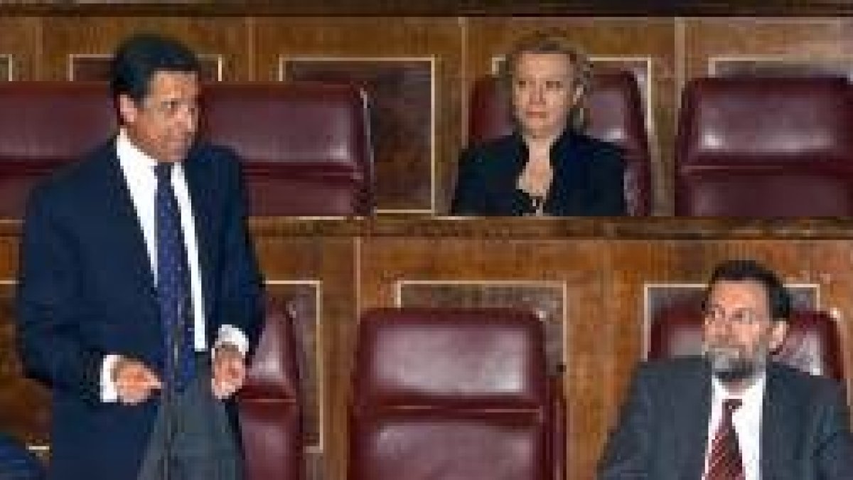 Zaplana se queja de que todos los grupos criticaran al PP