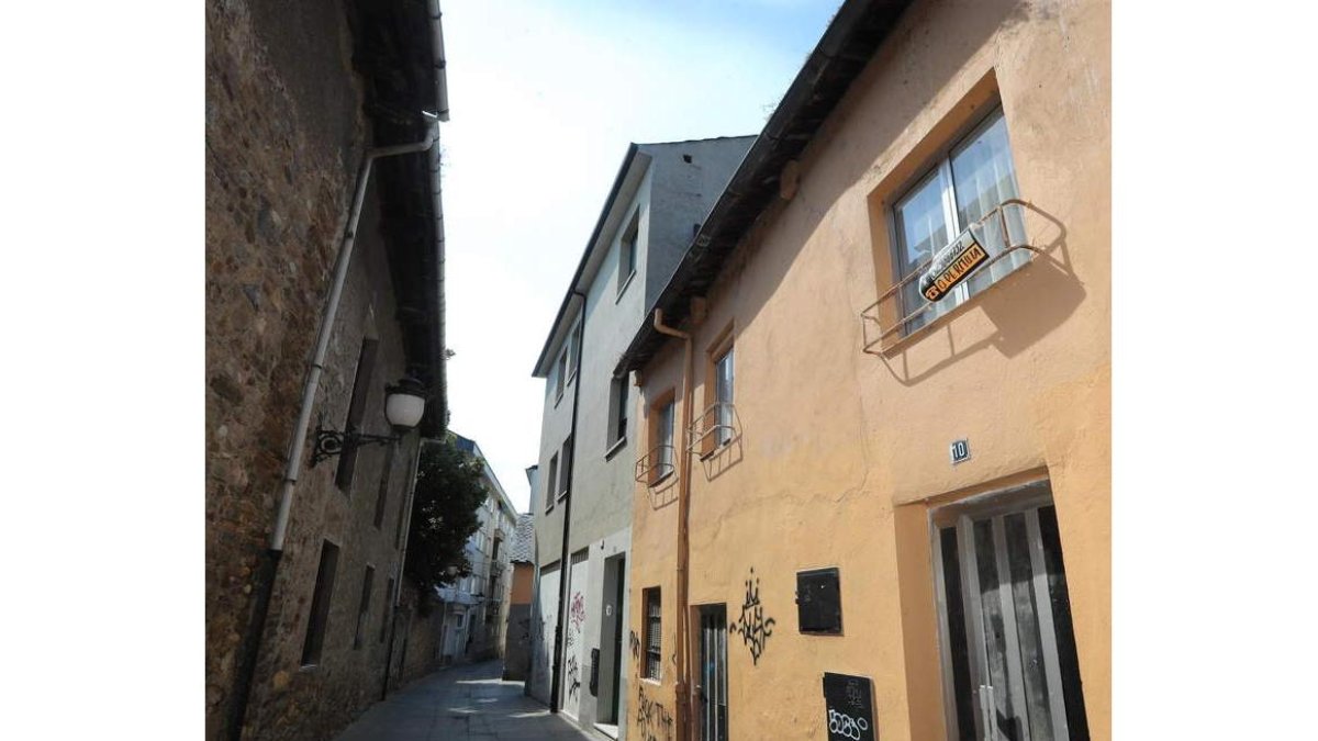 Algunas calles casi están a la venta. ANA F. BARREDO