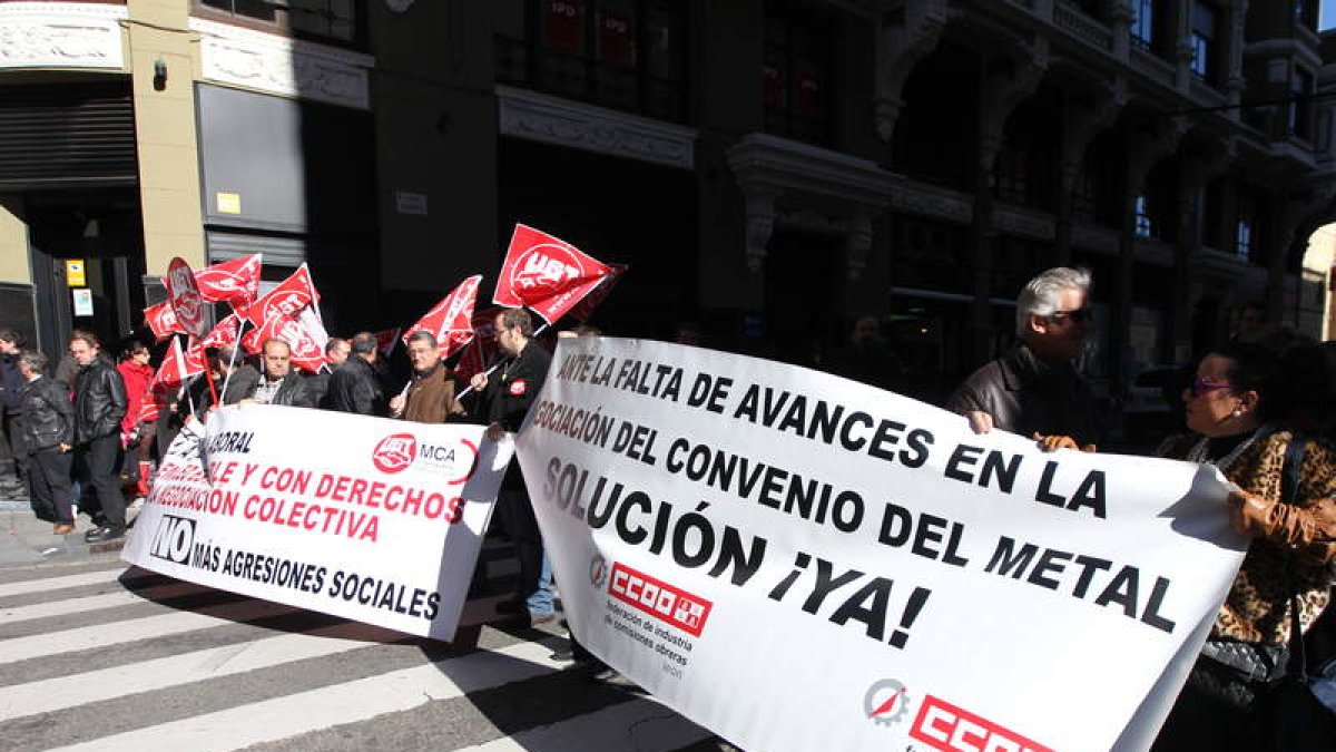 Los delegados mantuvieron la protesta durante una hora.