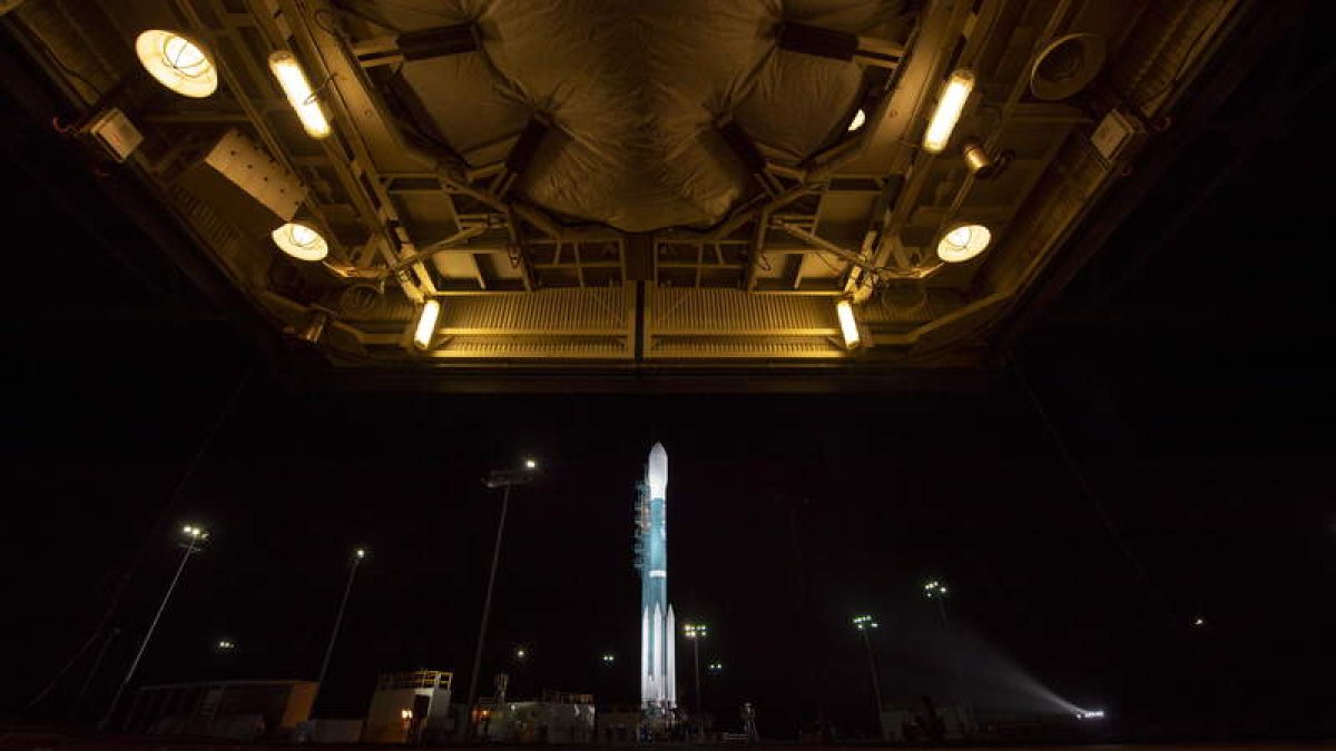 NASA / BILL INGALLS HANDOUT