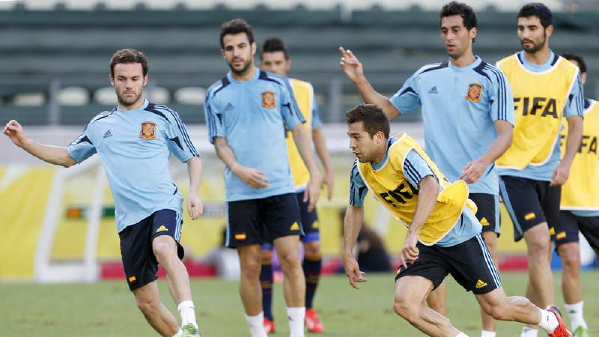 Los jugadores de la selección española, durante el entrenamiento para preparar la final ante Brasil.