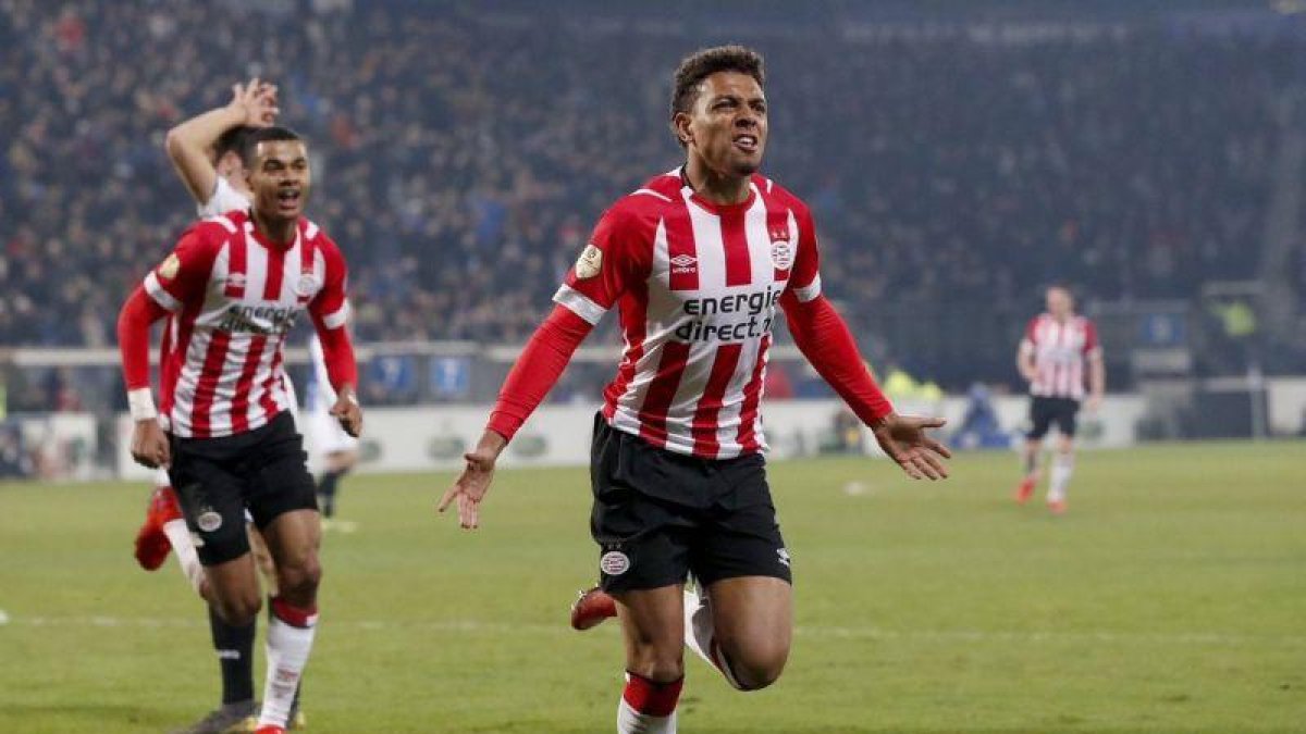 El PSV Eindhoven llegó a 64 puntos.