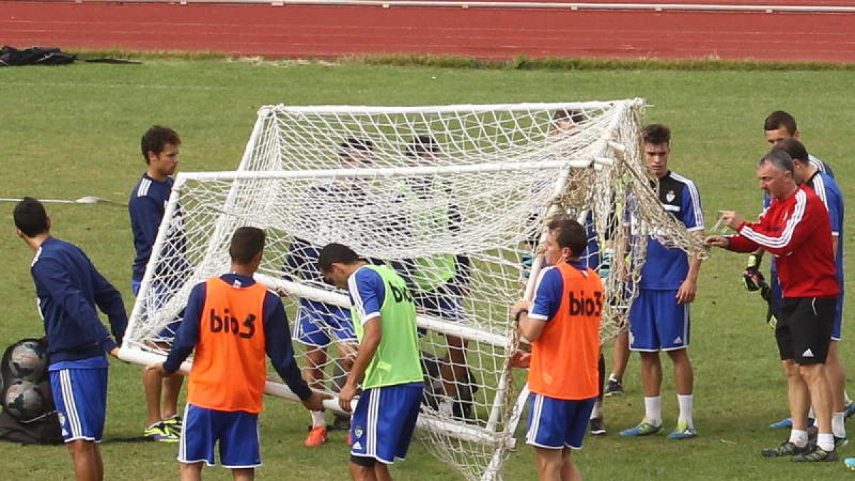 Las instalaciones deportivas que usa el CD Santa Marta acogieron el entrenamiento de ayer.