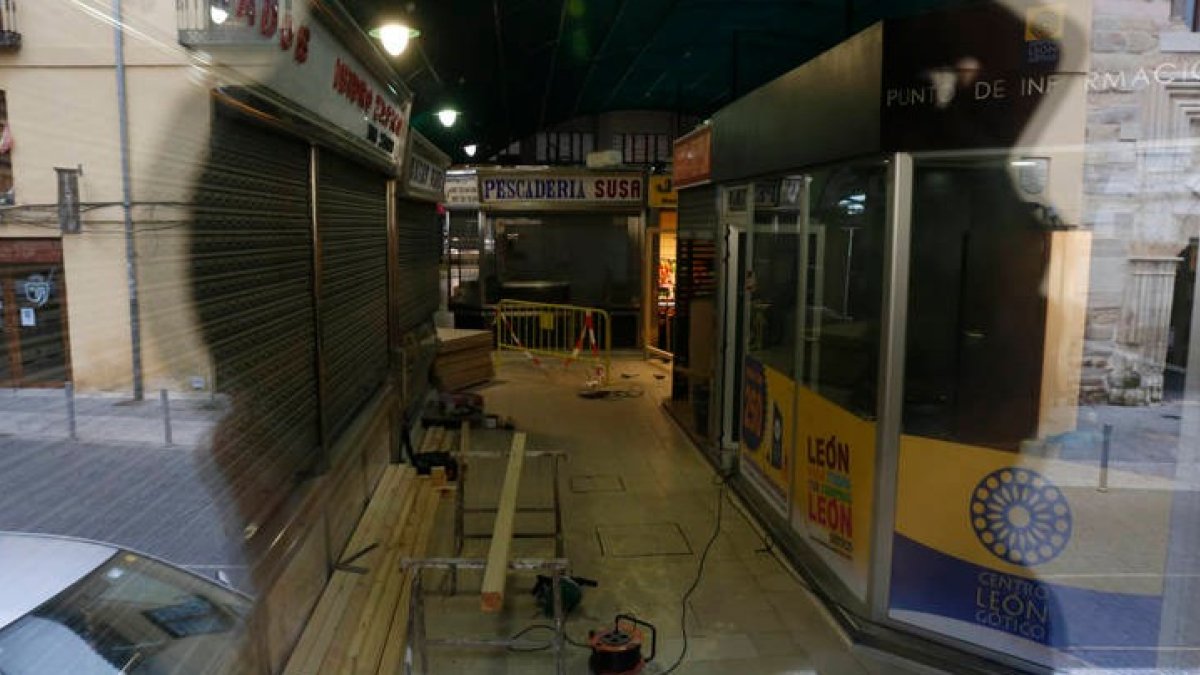 La reforma del Mercado del Conde ya ha comenzado. FERNANDO OTERO