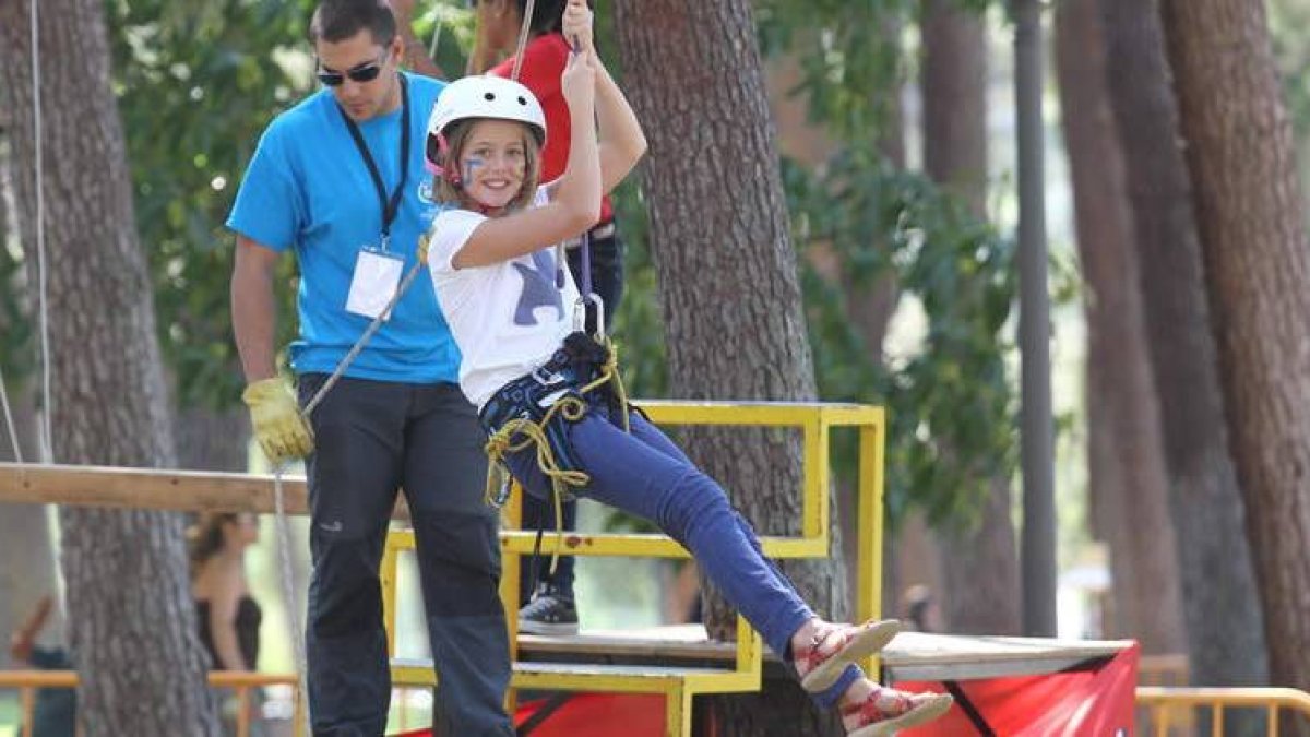 Los niños bercianos están disfrutando de una nueva edición de Cima entre risas y juegos.