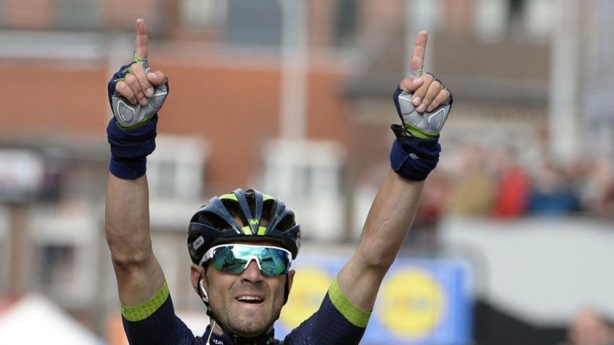 Alejandro Valverde dedica a Michele Scarponi su cuarta victoria en Lieja.