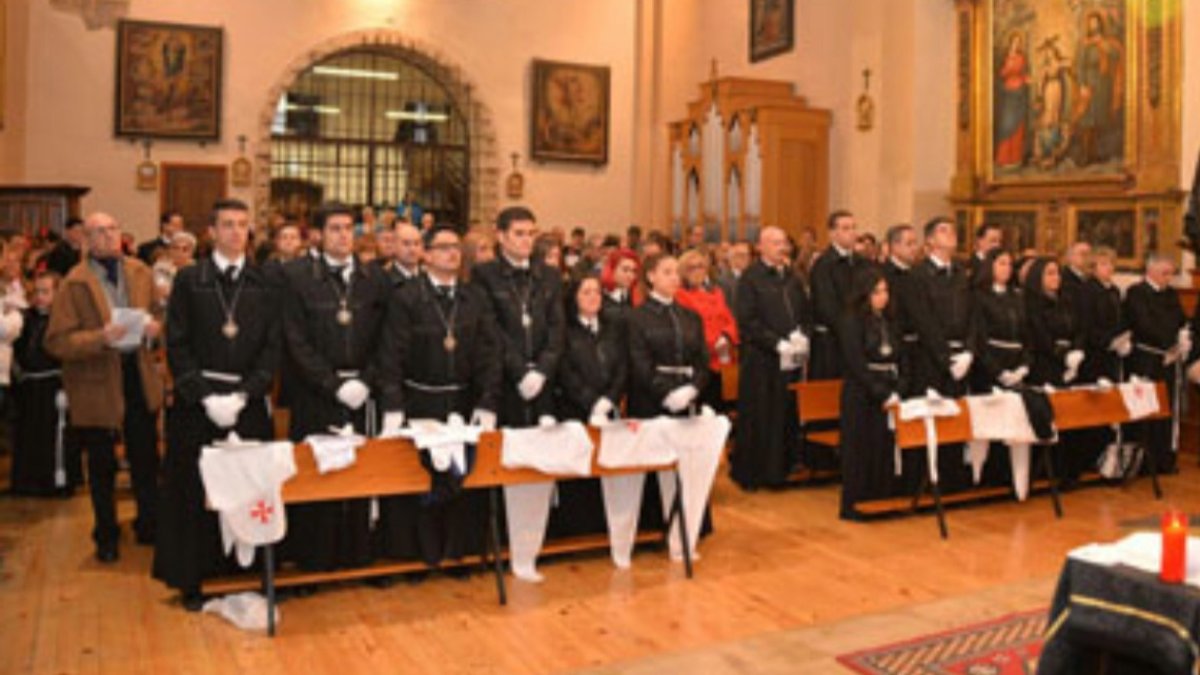 La admisión de hermanos se cumplió un año más en el tradicional rito. DL