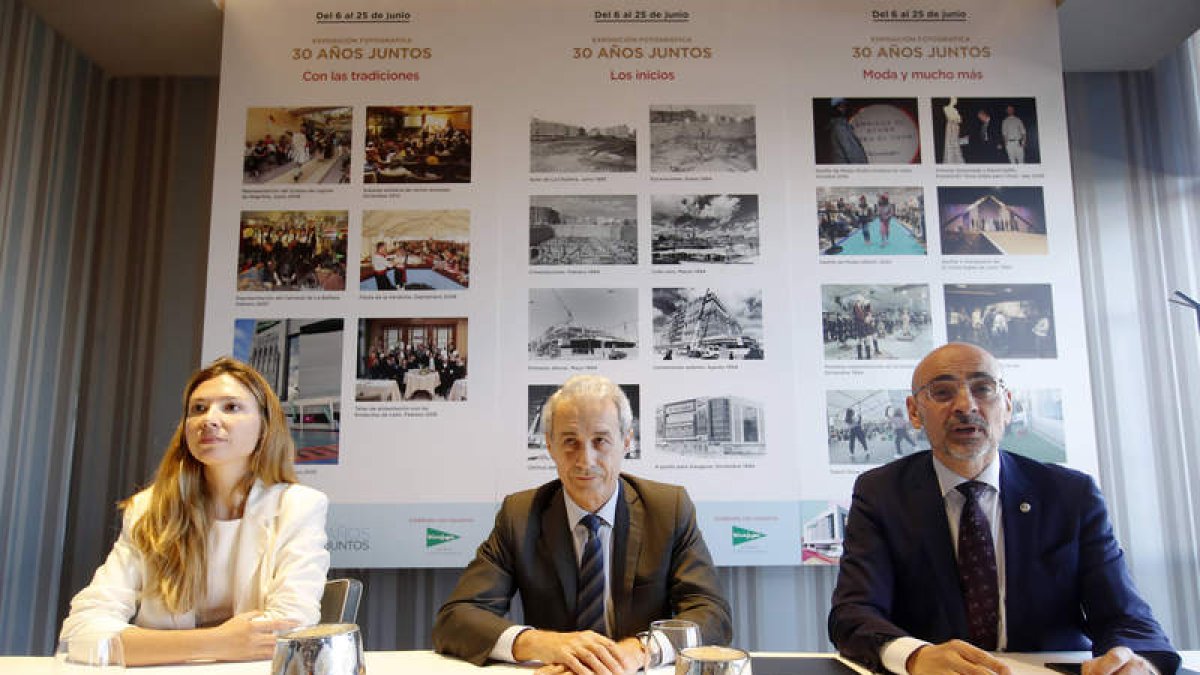 Rebeca Bezos, Javier Esteban y Juan Carlos Vázquez, en la presentación de los actos ayer. RAMIRO