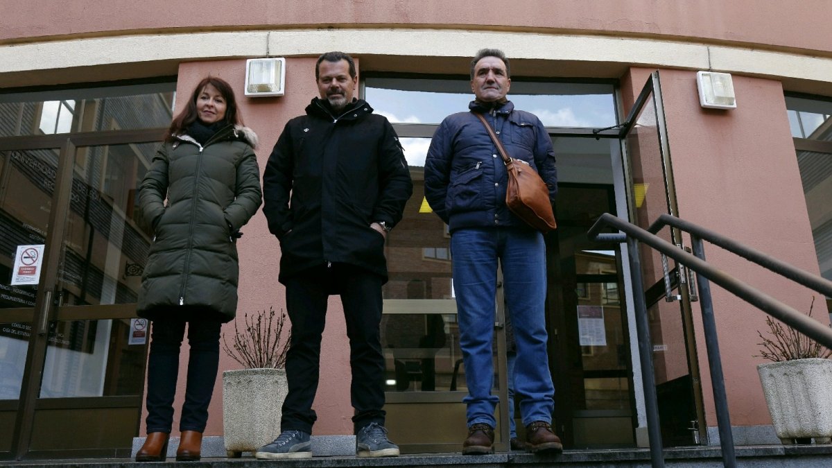 Miembros de la plataforma de afectados. FERNANDO OTERO