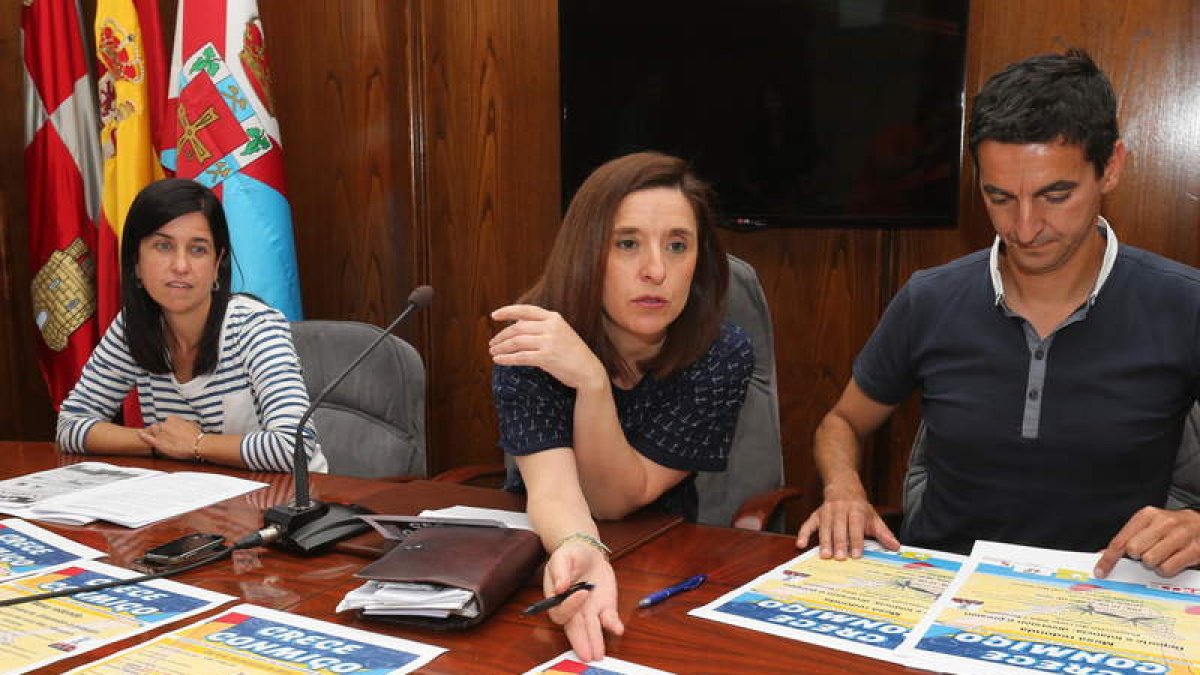 Alexia Picos, Isabel Baílez y Juan Carlos Ruiz, ayer.