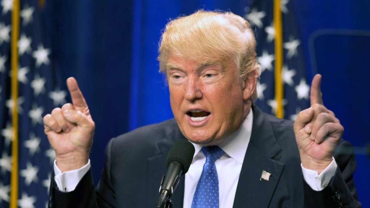 Donald Trump, durante un acto electoral en Manchester (New Hampshire), el lunes.